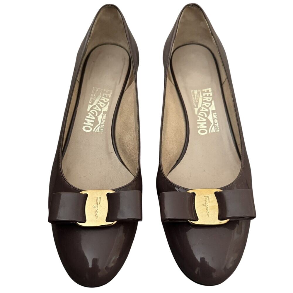 Salvatore Ferragamo Varina Patent Leather Bow Gold Mauve Flats Women's Size 9 B